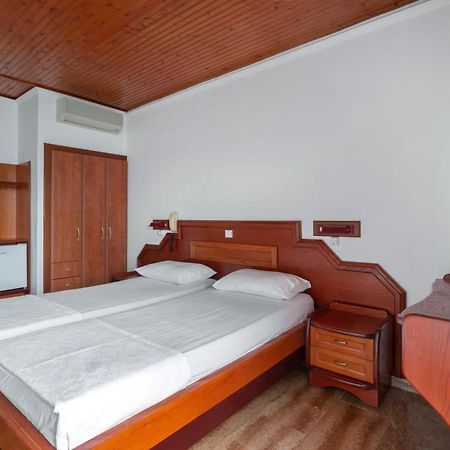 Binji Hotel Epidaurus Eksteriør billede
