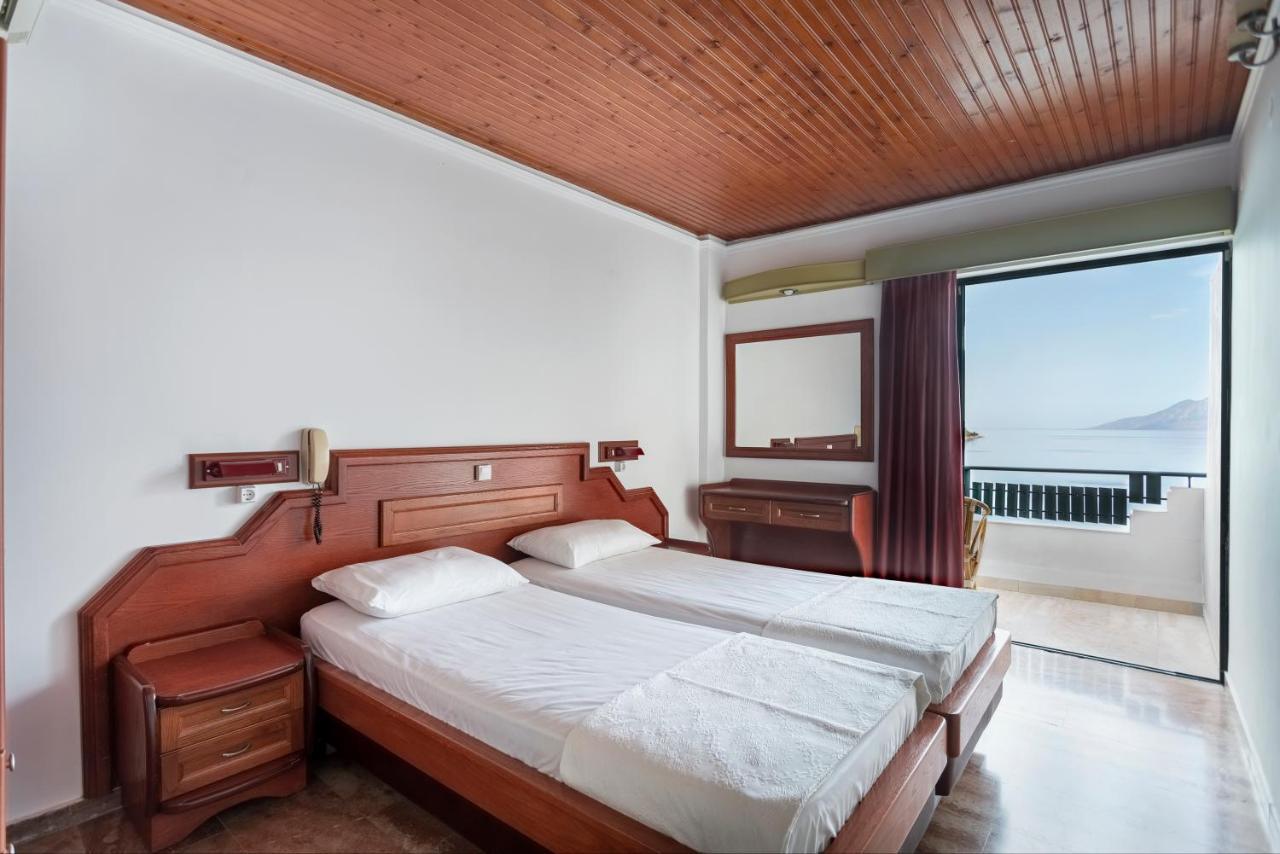 Binji Hotel Epidaurus Eksteriør billede